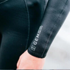 Mystic 2024 Femmes Gem 6/4/3mm Chest Zip à Capuche Combinaison Néoprène -Magasin De Matériel De Surf 2024 femmes gem 643mm chest zip a capuche combinaison neoprene 3