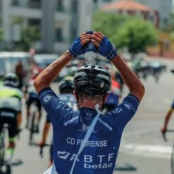 POLISPORT Bidon Cycliste R750 Rouge Avec échelle -Magasin De Matériel De Surf bidon cycliste r750 rouge avec echelle 3