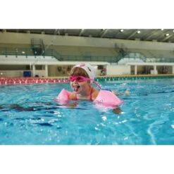 Arena Bonnets De Natation Unisexe Enfants - Friends Silicone Cap -Magasin De Matériel De Surf bonnets de natation unisexe enfants friends silicone cap 4