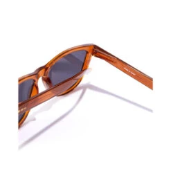 HAWKERS Lunettes De Soleil Pour Homme Et Femme CARAMEL DARK POLARIZED - ONE Raw -Magasin De Matériel De Surf lunettes de soleil pour homme et femme caramel dark polarized one raw 3