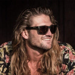 Lunettes De Soleil POZZ' Noir, Polarisés ROUGE - Cat.3 - MUNDAKA 9 Lunettes De Soleil POZZ' Noir, Polarisés ROUGE - Cat.3 - MUNDAKA -Magasin De Matériel De Surf lunettes de soleil pozz noir polarises rouge cat3 mundaka 3