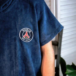 Poncho De Bain Enfant 100% Coton Football Paris - Logo -Magasin De Matériel De Surf poncho de bain enfant 100 coton football paris logo 2
