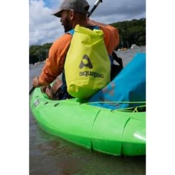 Aquapac Sac étanche 25L Heavyweight Avec Bandoulière Vert Acide -Magasin De Matériel De Surf sac etanche 25l heavyweight avec bandouliere vert acide 4