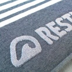 Serviette De Plage By RESTUBE -Magasin De Matériel De Surf serviette de plage by restube 3